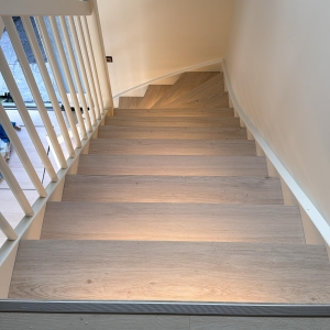 Traprenovatie overzettrede - ART Woninginrichting